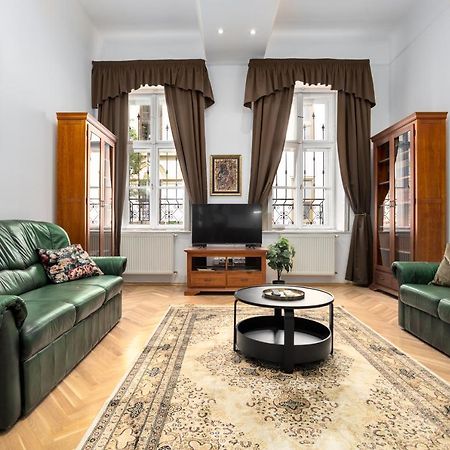 Emerald Suite With Free Parking 布达佩斯 外观 照片