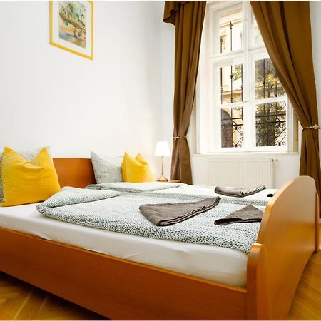Emerald Suite With Free Parking 布达佩斯 外观 照片