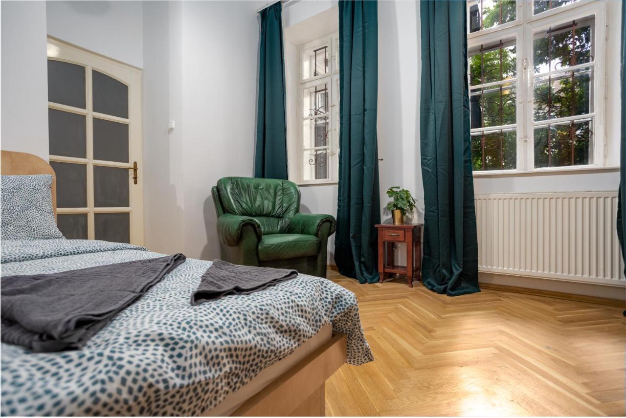 Emerald Suite With Free Parking 布达佩斯 外观 照片