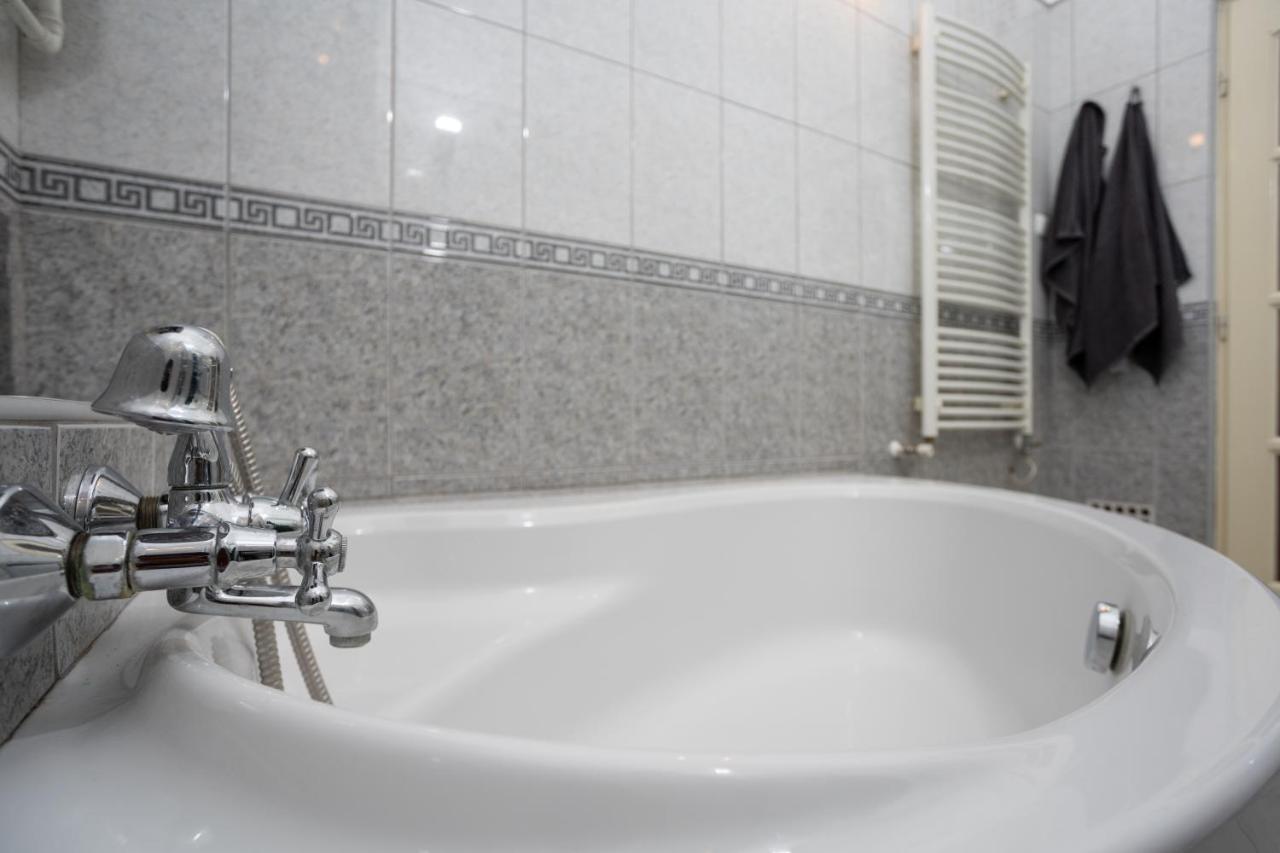 Emerald Suite With Free Parking 布达佩斯 外观 照片