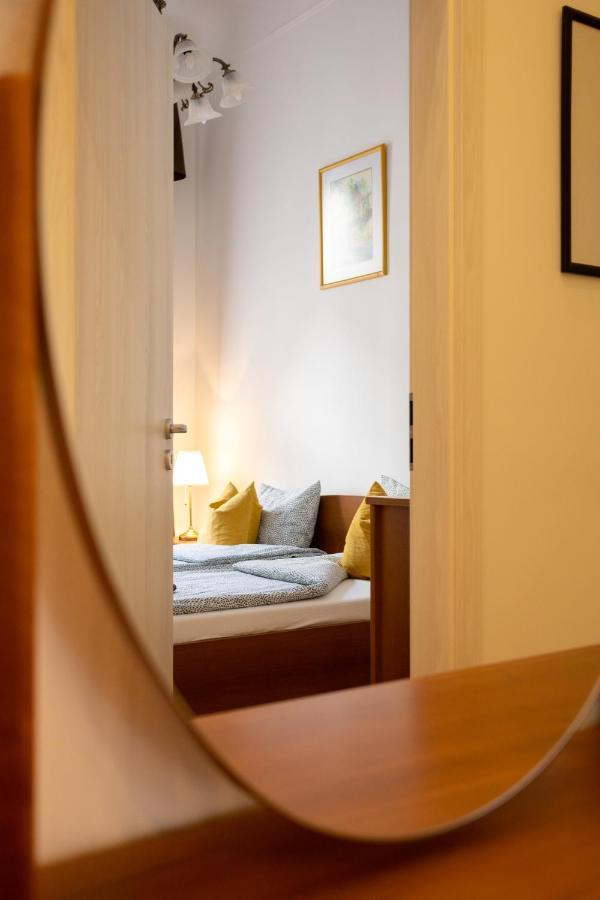 Emerald Suite With Free Parking 布达佩斯 外观 照片