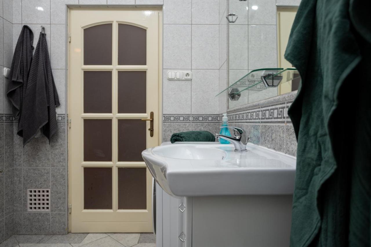 Emerald Suite With Free Parking 布达佩斯 外观 照片