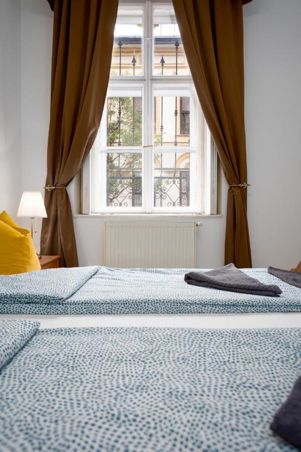 Emerald Suite With Free Parking 布达佩斯 外观 照片
